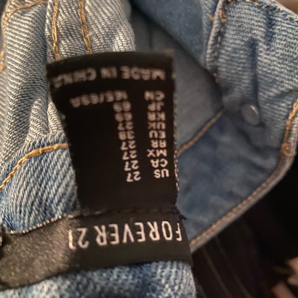 Forever 21 boyfriend ripped jeans - Picture 3 of 4